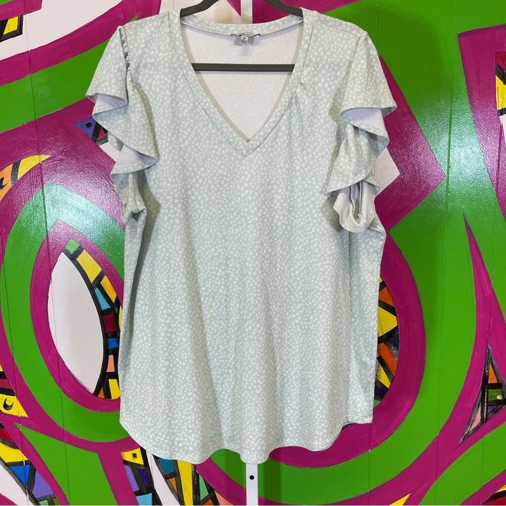 White Birch, Soft Ruffle Sleeve Polka Dot Shirt. Size 1X. In excellent condition